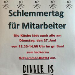 Ein Plakat bewirbt den Schlemmertag am 27. Juni mit einem Buffet und dem Motto "Dinner is better together".